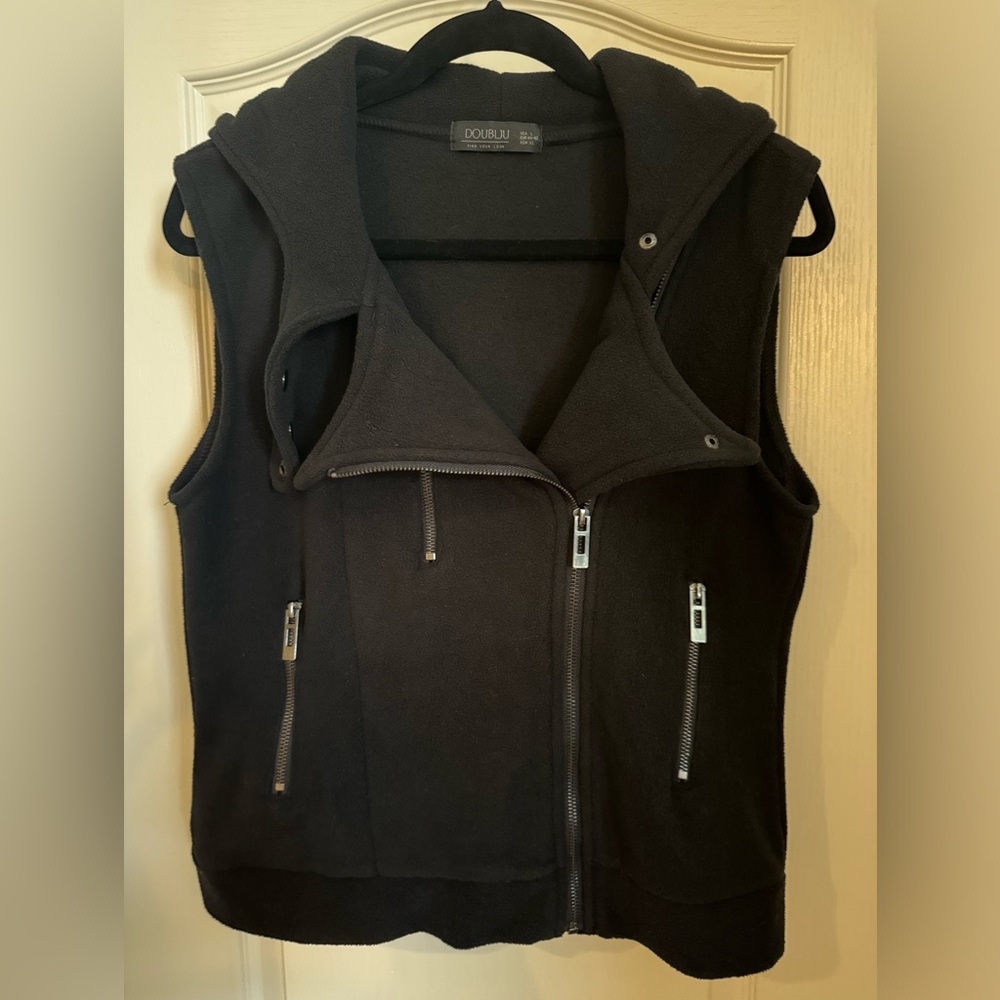 Women’s fleece vest